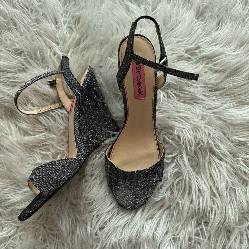 Betsey  Johnson  Elegant Black Wedge Sandals shiny Sz 9 party glamour comfy